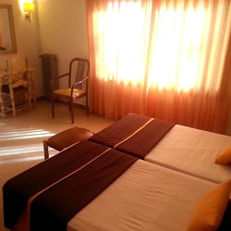 Hotel Hostal Del Sol Sant Feliu de Guixols Εξωτερικό φωτογραφία