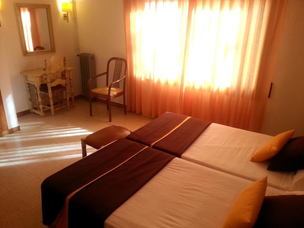 Hotel Hostal Del Sol Sant Feliu de Guixols Εξωτερικό φωτογραφία