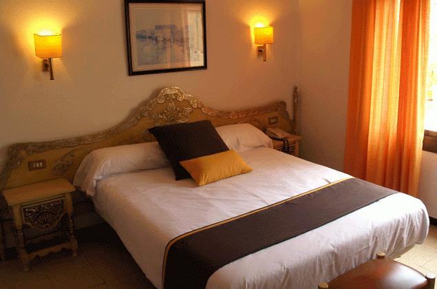 Hotel Hostal Del Sol Sant Feliu de Guixols Εξωτερικό φωτογραφία
