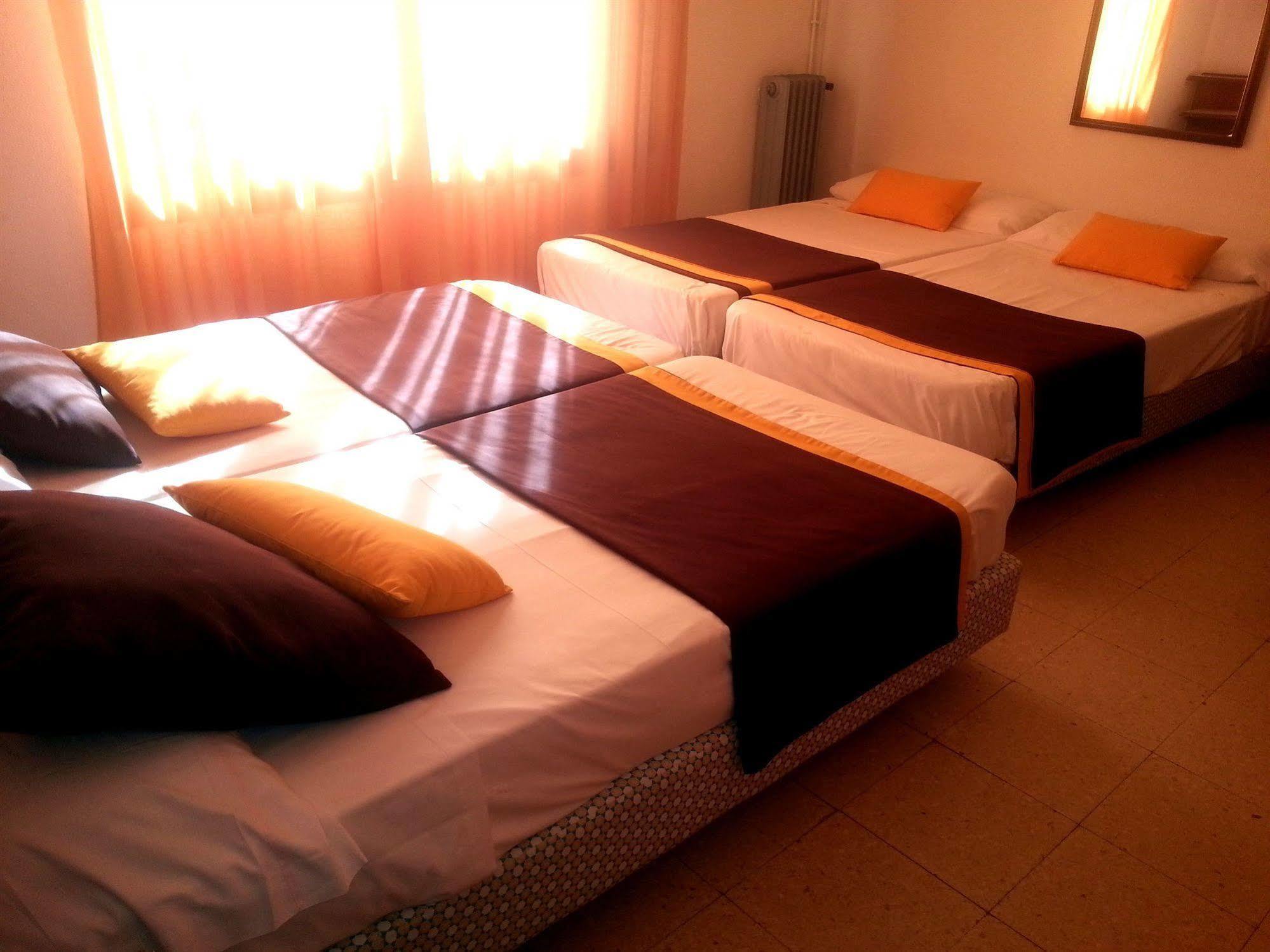 Hotel Hostal Del Sol Sant Feliu de Guixols Εξωτερικό φωτογραφία