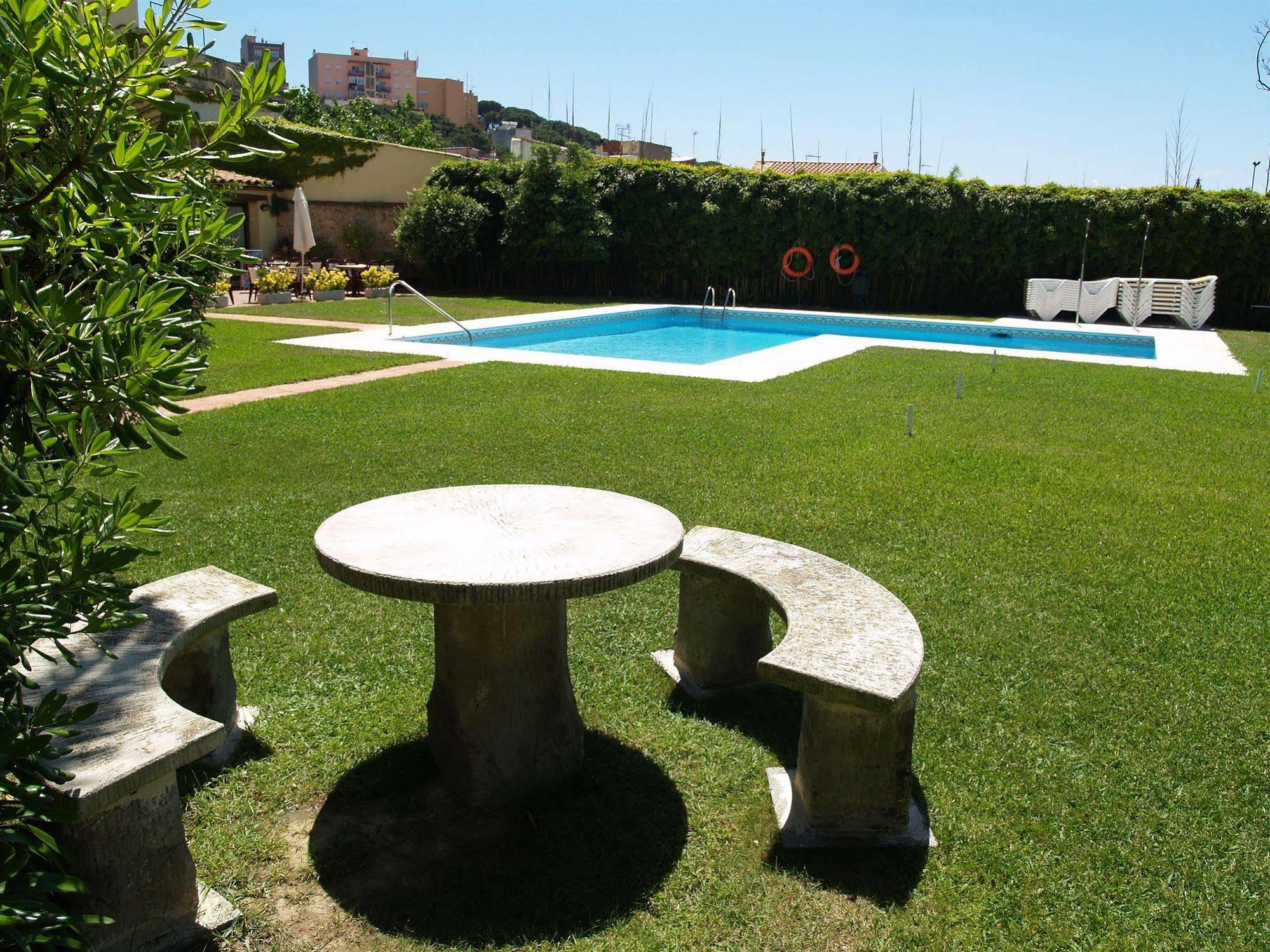 Hotel Hostal Del Sol Sant Feliu de Guixols Εξωτερικό φωτογραφία